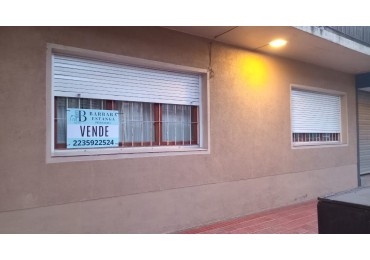 Departamento 3 ambientes a la calle con patio.