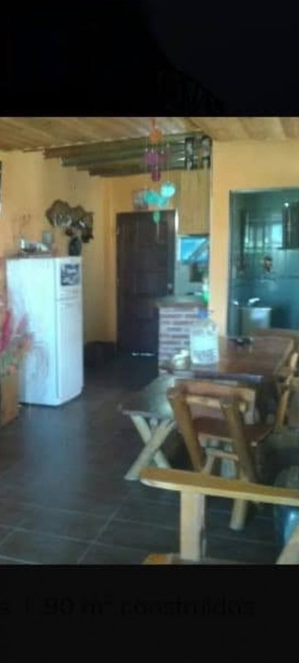 Venta Dos Cabanas en Amplio Terreno en Santa Clara del Mar