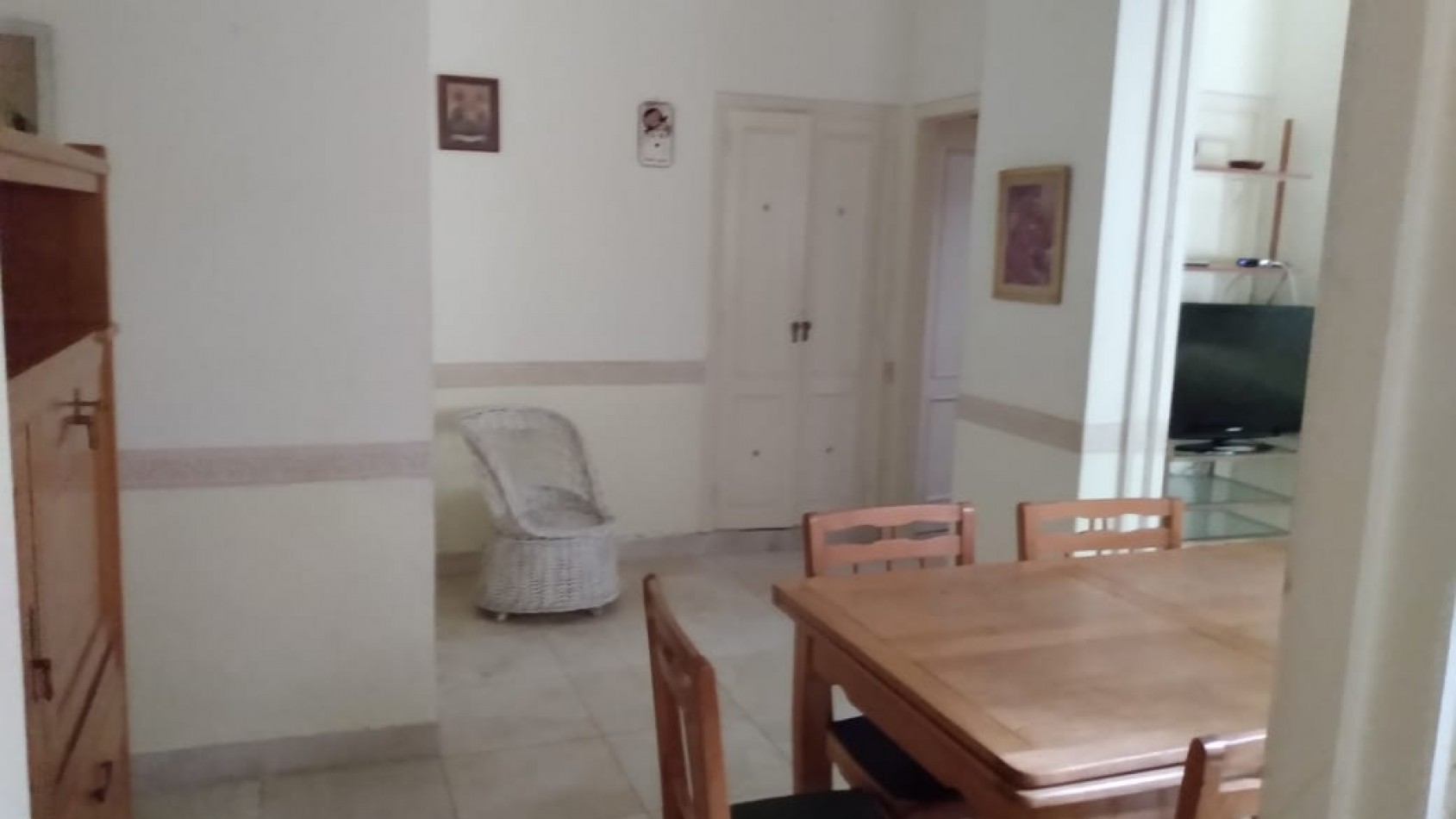 Departamento de 3 Ambientes a La Calle con Patio en Miramar