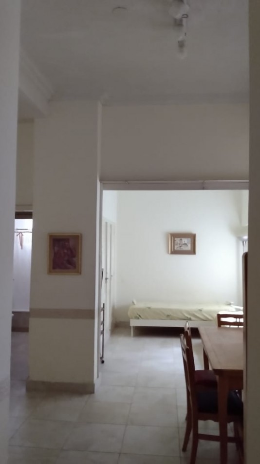 Departamento de 3 Ambientes a La Calle con Patio en Miramar