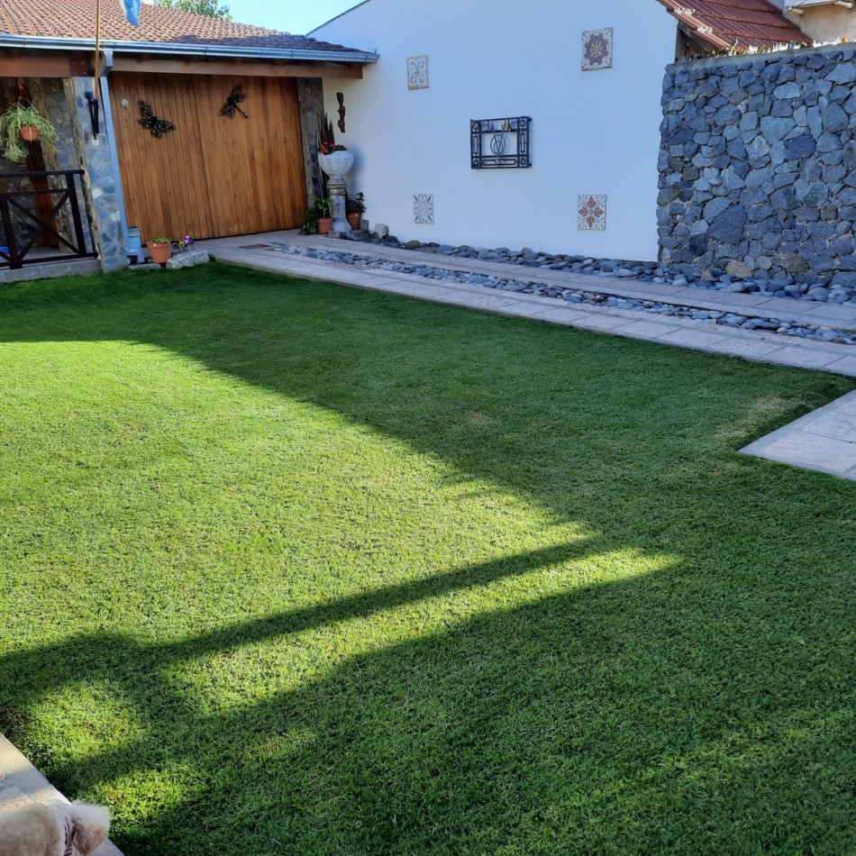 Amplia Casa 3 Ambientes con Dos Patios en Tandil