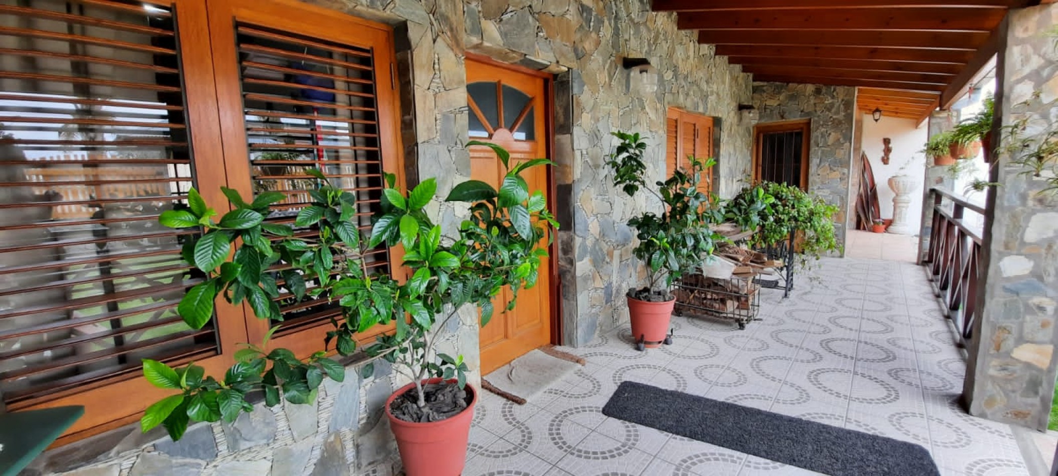 Amplia Casa 3 Ambientes con Dos Patios en Tandil