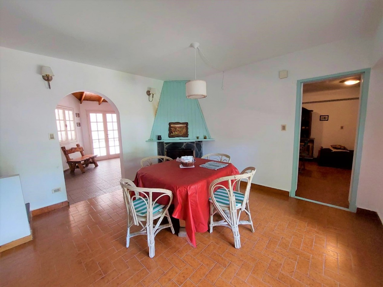 Chalet Sobre 2 Lotes, C/piscina en Sta. Clara del Mar Vende o Permuta