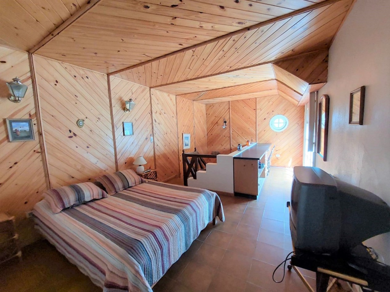 Chalet Sobre 2 Lotes, C/piscina en Sta. Clara del Mar Vende o Permuta