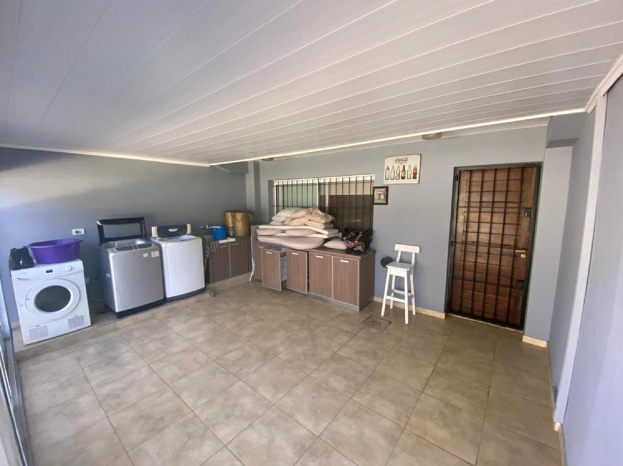 Casa de 6 Ambientes de Categoria en El Barrio Atlantida, en Santa Clara del Mar