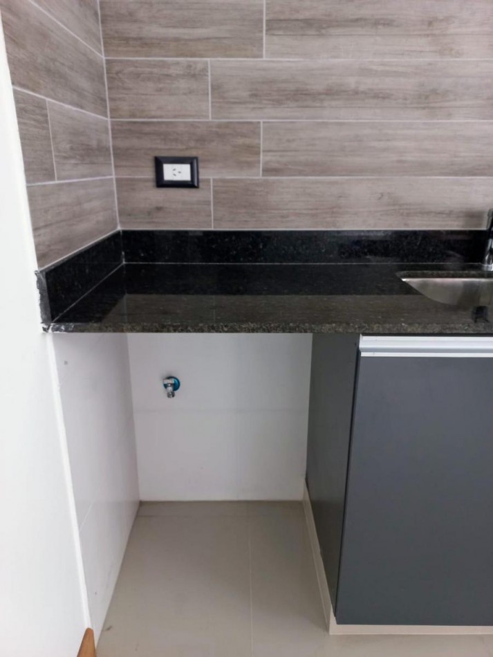 Departamento de un Ambiente y Medio A Estrenar en El Centro de La Plata Vende o Permuta
