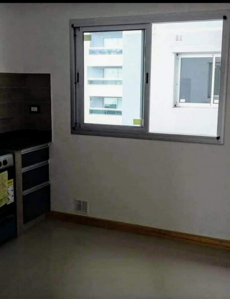 Departamento de un Ambiente y Medio A Estrenar en El Centro de La Plata Vende o Permuta