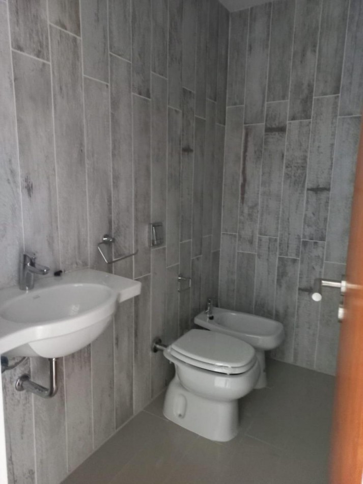 Departamento de un Ambiente y Medio A Estrenar en El Centro de La Plata Vende o Permuta