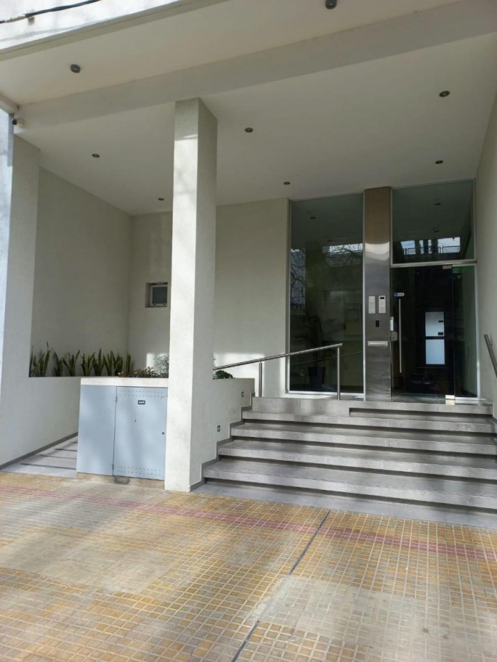 Departamento de un Ambiente y Medio A Estrenar en El Centro de La Plata Vende o Permuta