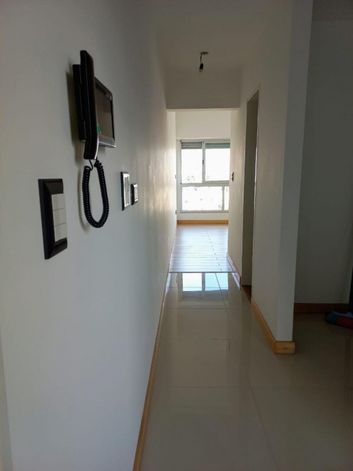 Departamento de un Ambiente y Medio A Estrenar en El Centro de La Plata Vende o Permuta