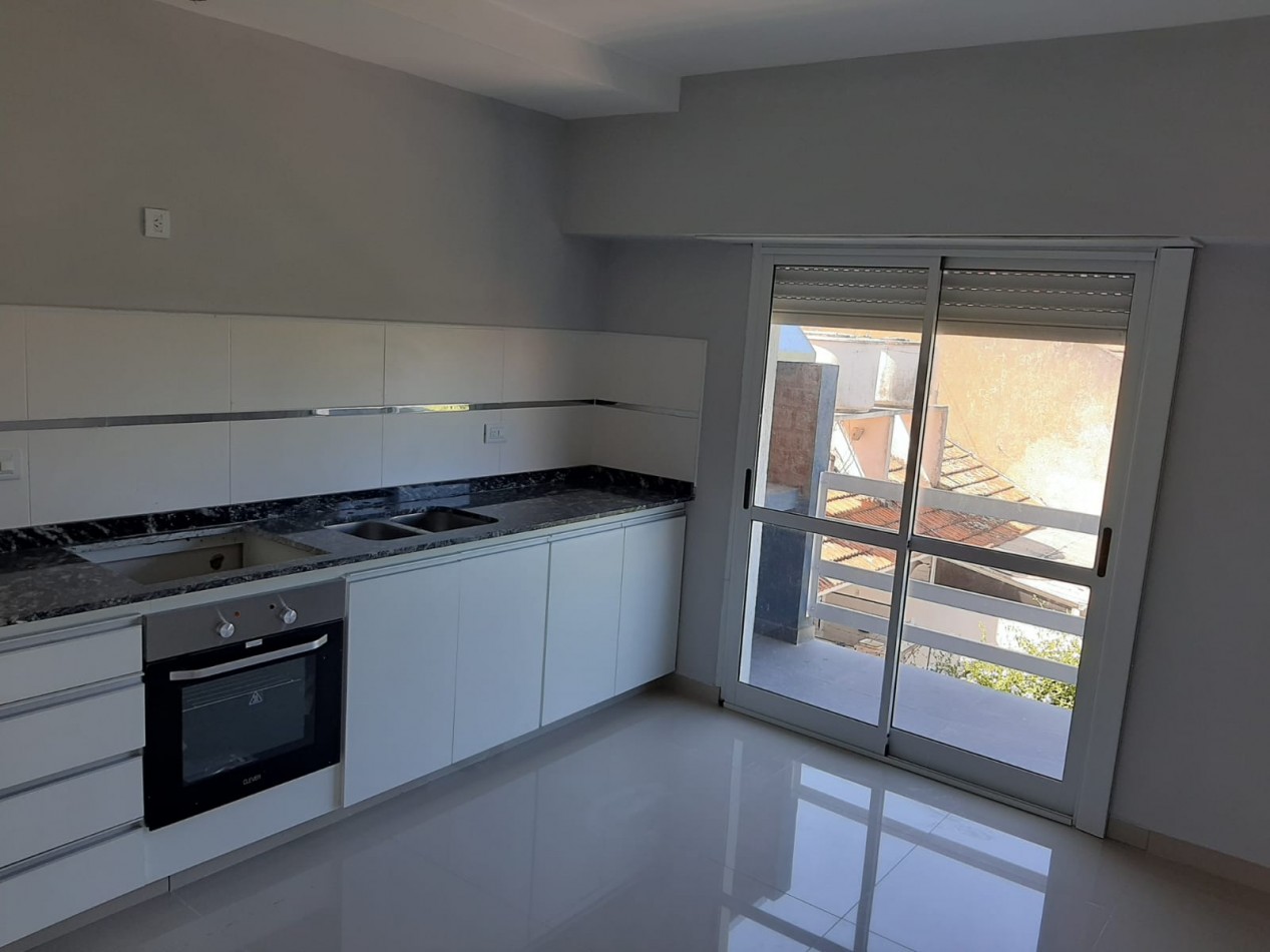 PH 3 AMBIENTES EN 1ER. PISO POR ESCALERA A ESTRENAR EN PUNTA MOGOTES