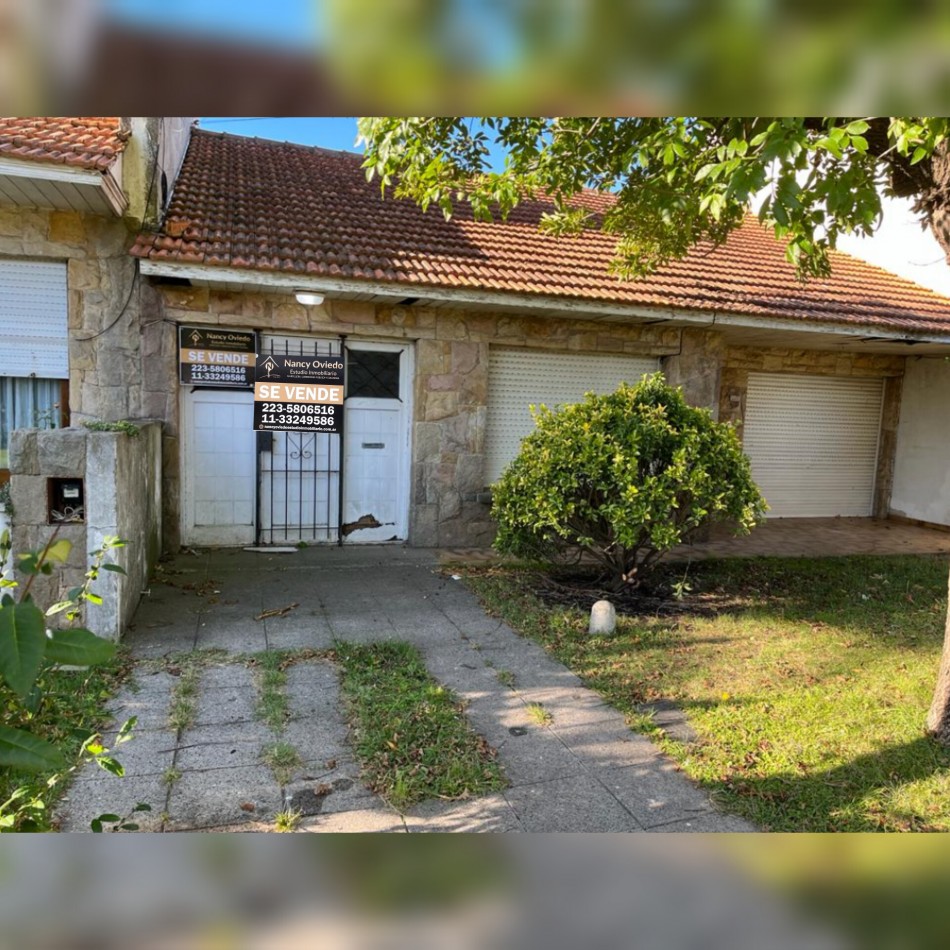 CHALET 3 AMBIENTES CON JARDIN Y GARAGE A RECICLAR