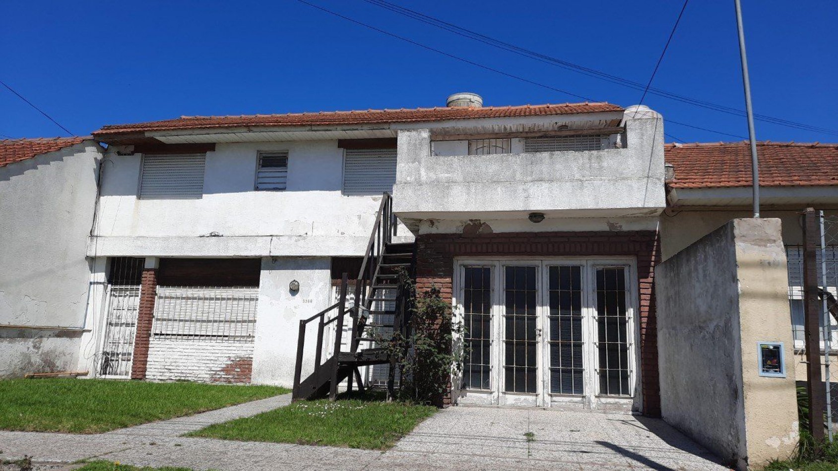 Propiedad en Block de Dos Plantas 6 Ambientes Para Reciclar