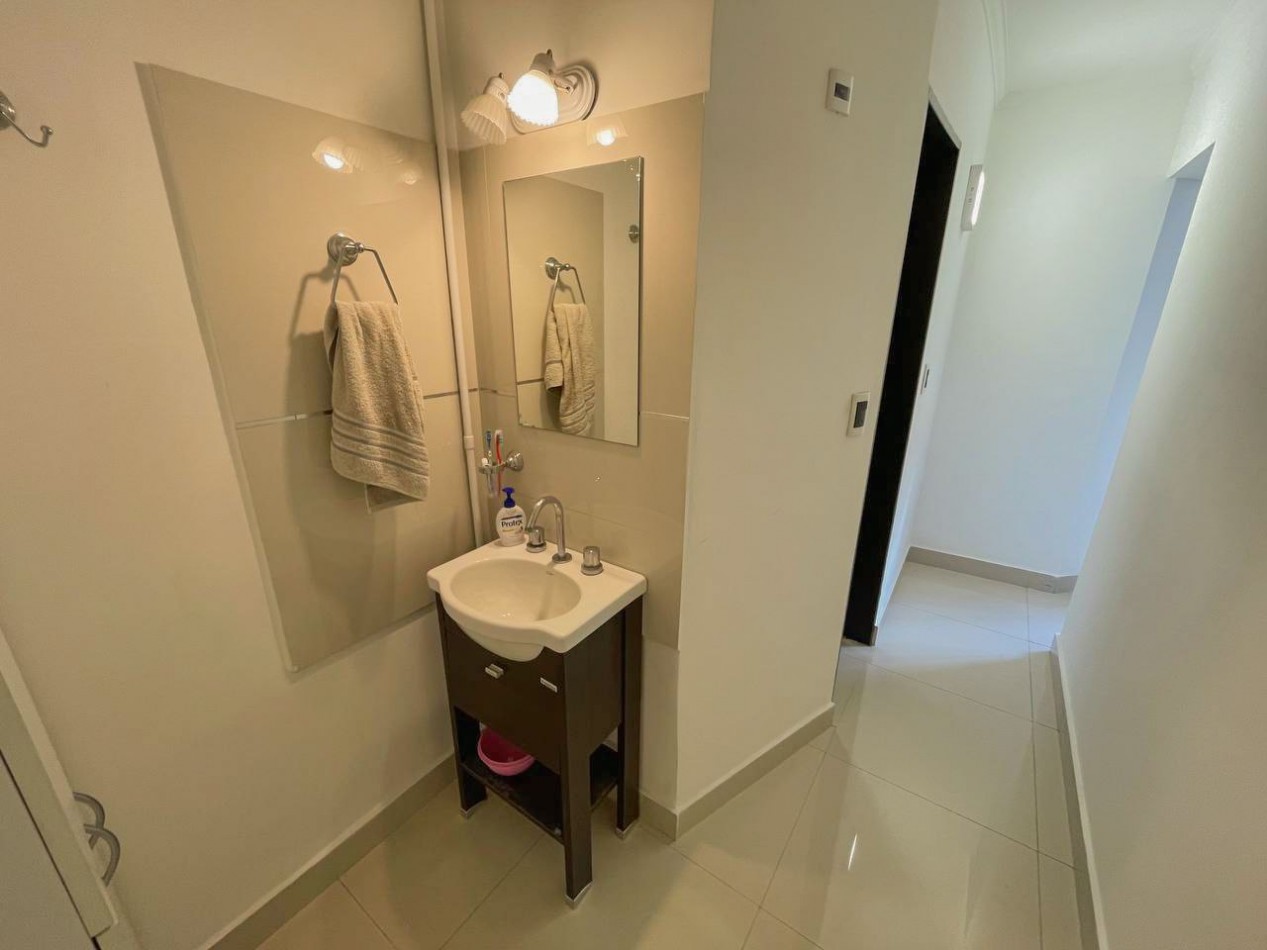 IMPECABLE OFICINA CON COCINA, PATIO Y DEPOSITO EN LA PERLA