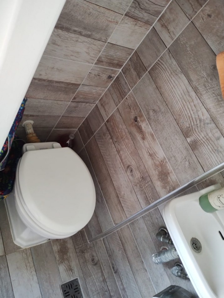 DEPARTAMENTO 3 AMB RECICLADO, CON BALCON FRANCES A LA CALLE, A 250 MTS. DE LA PLAYA PUNTA IGLESIA. APTO CREDITO
