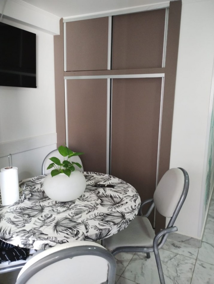 DEPARTAMENTO 3 AMB RECICLADO, CON BALCON FRANCES A LA CALLE, A 250 MTS. DE LA PLAYA PUNTA IGLESIA. APTO CREDITO