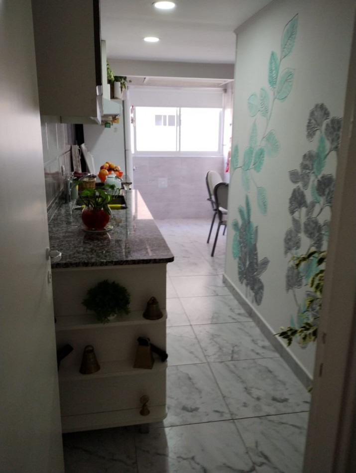 DEPARTAMENTO 3 AMB RECICLADO, CON BALCON FRANCES A LA CALLE, A 250 MTS. DE LA PLAYA PUNTA IGLESIA. APTO CREDITO