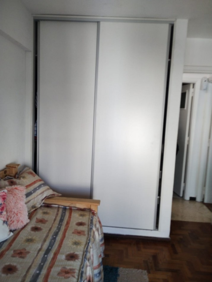 DEPARTAMENTO 3 AMB RECICLADO, CON BALCON FRANCES A LA CALLE, A 250 MTS. DE LA PLAYA PUNTA IGLESIA. APTO CREDITO