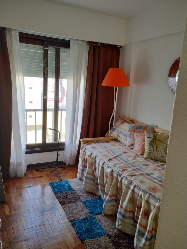 DEPARTAMENTO 3 AMB RECICLADO, CON BALCON FRANCES A LA CALLE, A 250 MTS. DE LA PLAYA PUNTA IGLESIA. APTO CREDITO