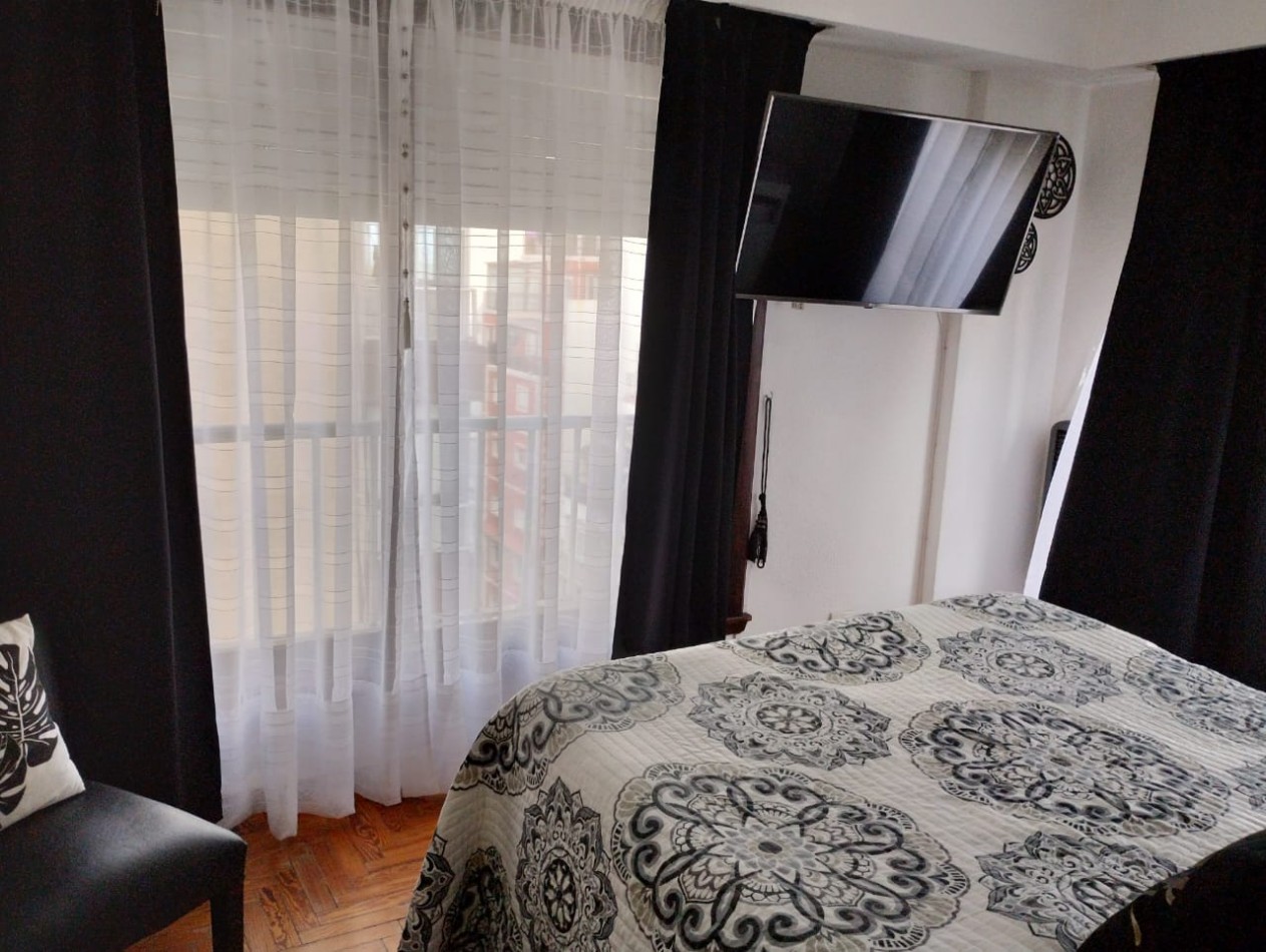 DEPARTAMENTO 3 AMB RECICLADO, CON BALCON FRANCES A LA CALLE, A 250 MTS. DE LA PLAYA PUNTA IGLESIA. APTO CREDITO