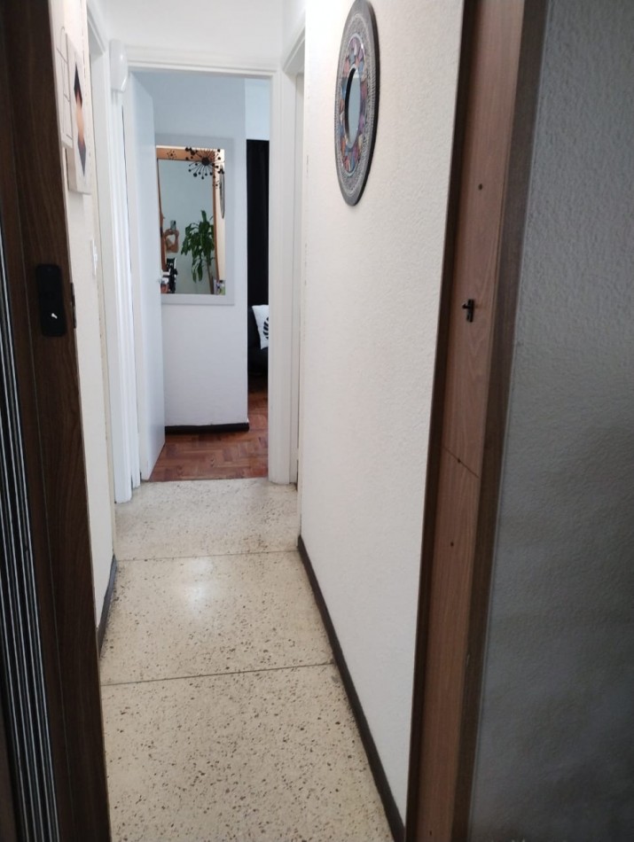 DEPARTAMENTO 3 AMB RECICLADO, CON BALCON FRANCES A LA CALLE, A 250 MTS. DE LA PLAYA PUNTA IGLESIA. APTO CREDITO