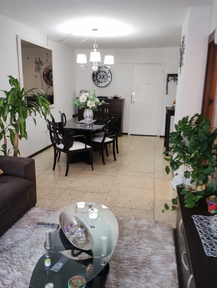 DEPARTAMENTO 3 AMB RECICLADO, CON BALCON FRANCES A LA CALLE, A 250 MTS. DE LA PLAYA PUNTA IGLESIA. APTO CREDITO