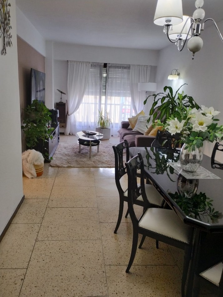DEPARTAMENTO 3 AMB RECICLADO, CON BALCON FRANCES A LA CALLE, A 250 MTS. DE LA PLAYA PUNTA IGLESIA. APTO CREDITO