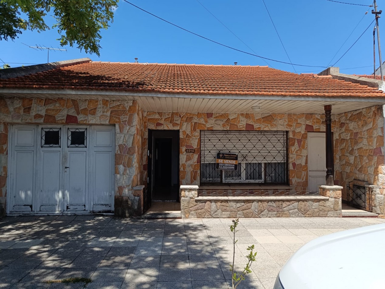 CHALET 3 AMBIENTES CON PARQUE, GARAGE Y QUINCHO