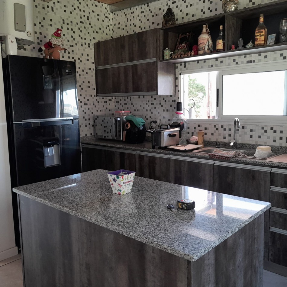 CASA 4 AMBIENTES EN COUNTRY COSTA DEL SOL, CERCA DE LA PLAYA EN MAR CHIQUITA. APTO CREDITO, PERMUTA Y FINANCIA