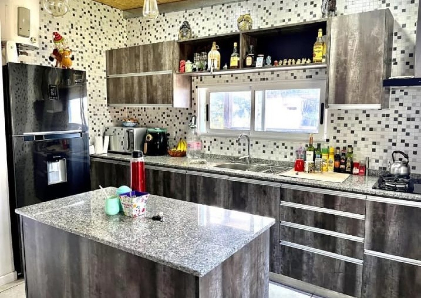 CASA 4 AMBIENTES EN COUNTRY COSTA DEL SOL, CERCA DE LA PLAYA EN MAR CHIQUITA. APTO CREDITO, PERMUTA Y FINANCIA