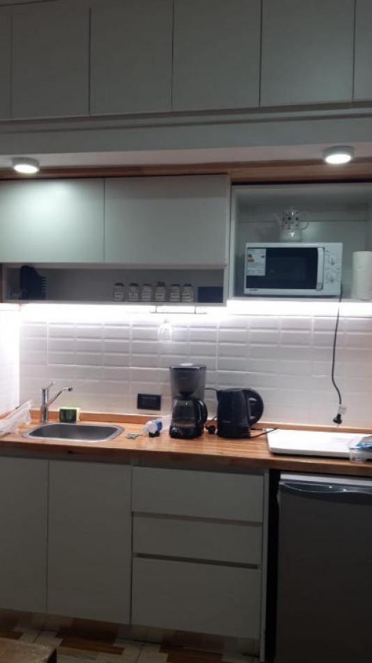 DEPARTAMENTO DE 1 AMBIENTE RECICLADO, INTERNO, A SOLO 400 MTS DE LA PLAYA EN ALDREY
