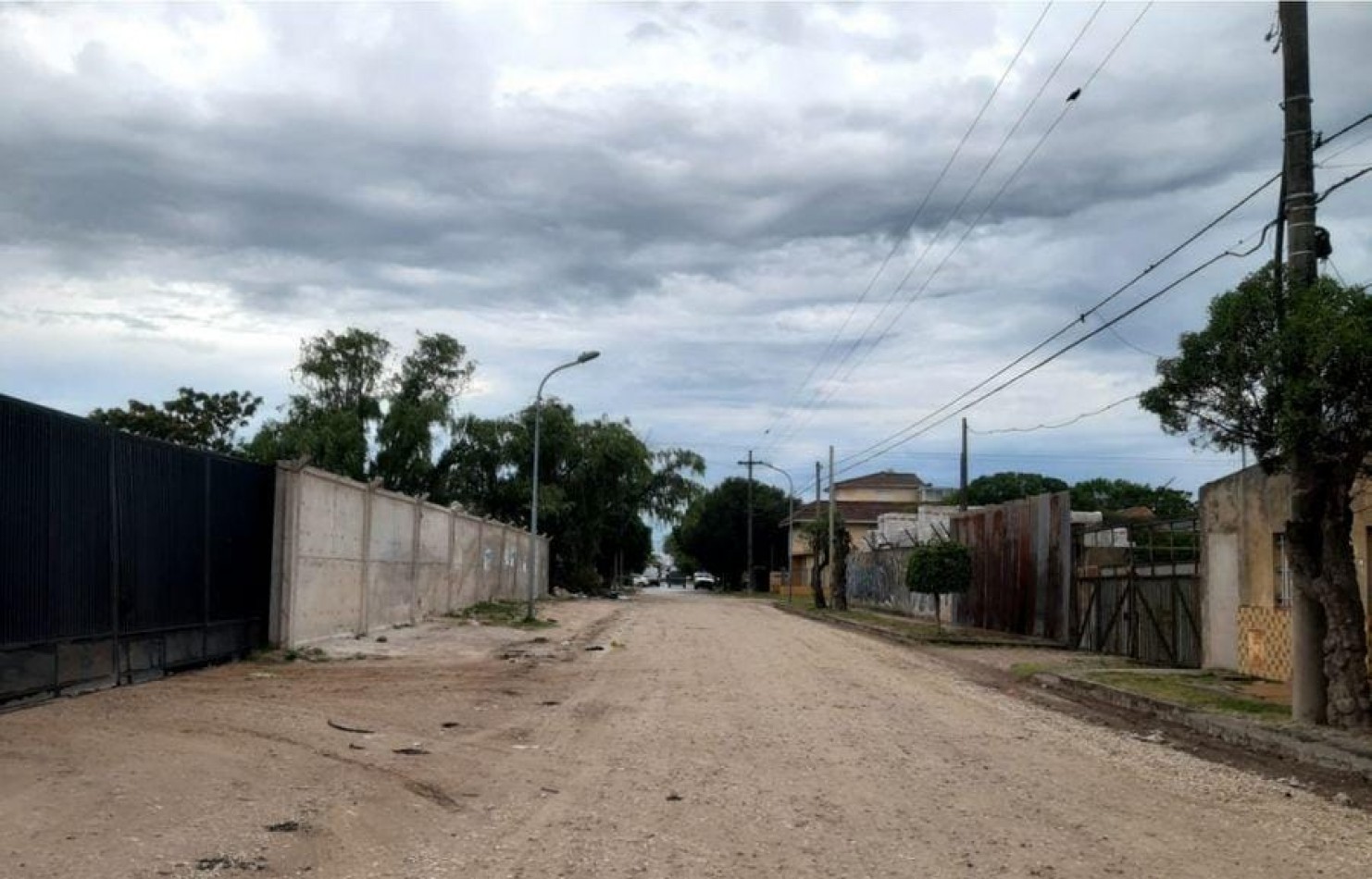 2 LOCALES EN BLOCK DE CON TECHO DE LOSA DE 160M2