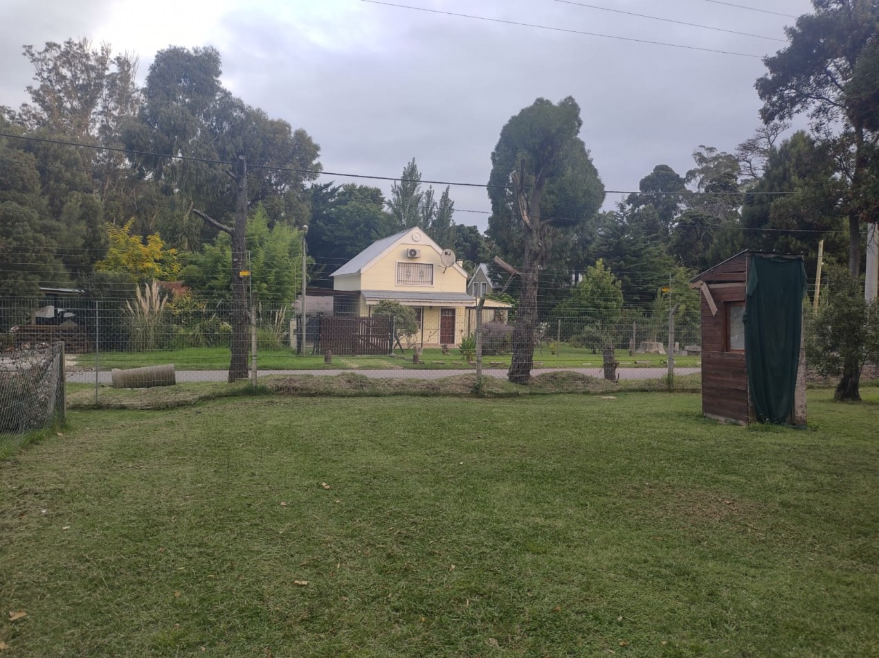 LOTE DE 605M2 CON TODOS LOS SERVICIOS EN EL BARRIO PRIVADO "LAS PRUNAS"