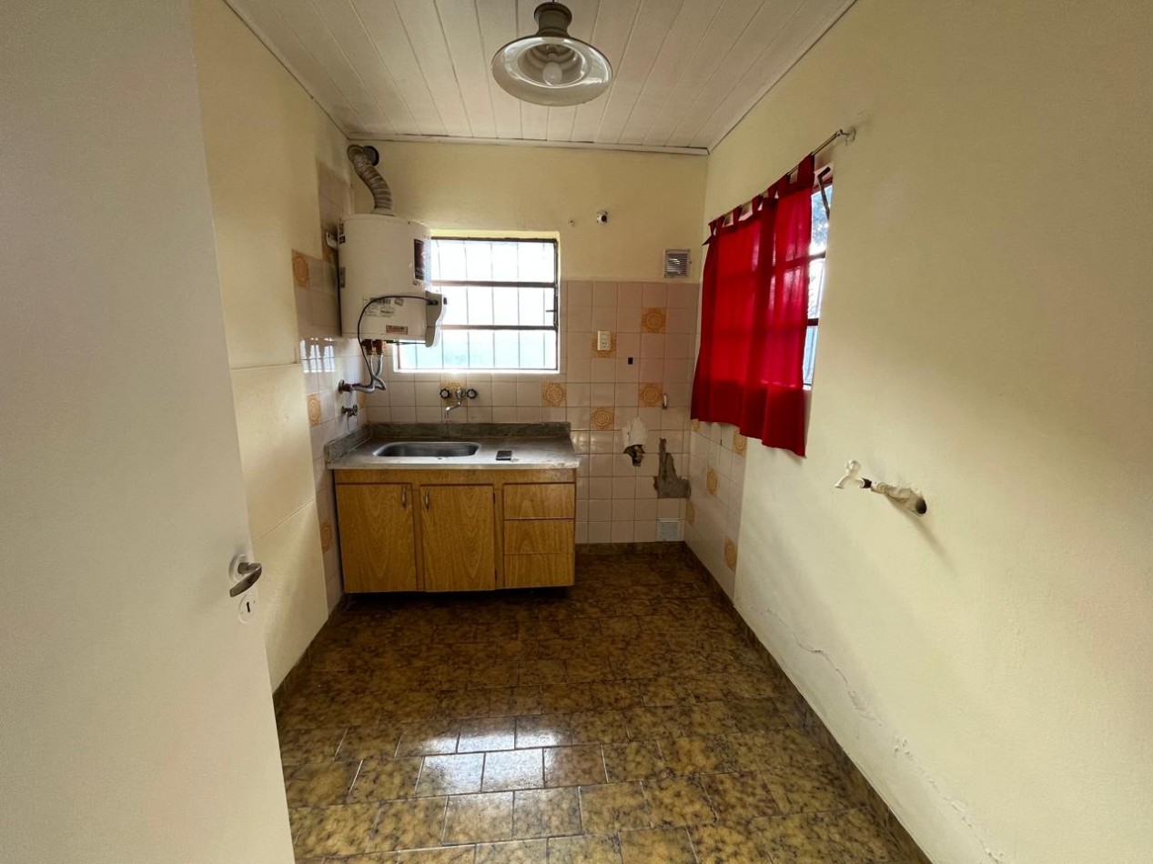 CASA 2 AMBIENTES EN LOTE PROPIO DE 200M2