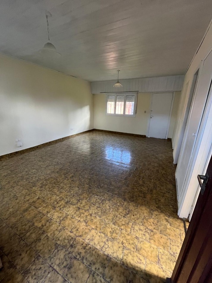 CASA 2 AMBIENTES EN LOTE PROPIO DE 200M2