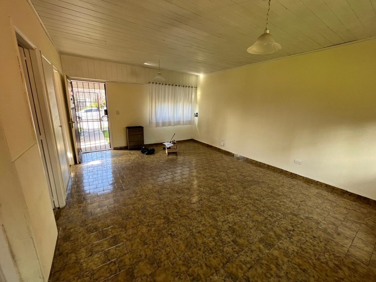 CASA 2 AMBIENTES EN LOTE PROPIO DE 200M2