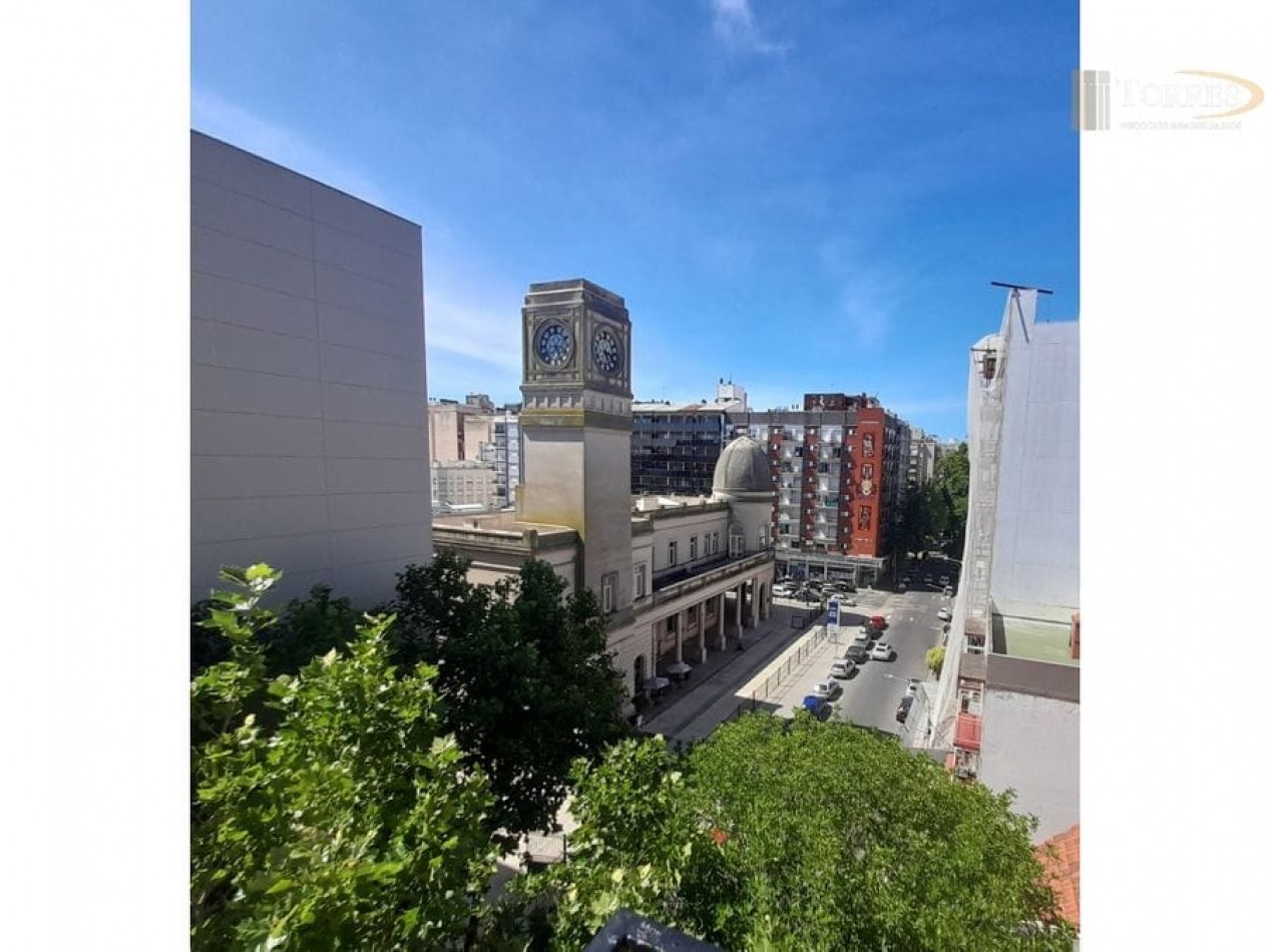DEPARTAMENTO 2 AMBIENTES CON BALCON A LA CALLE Y VISTA AL SHOPPING ALDREY