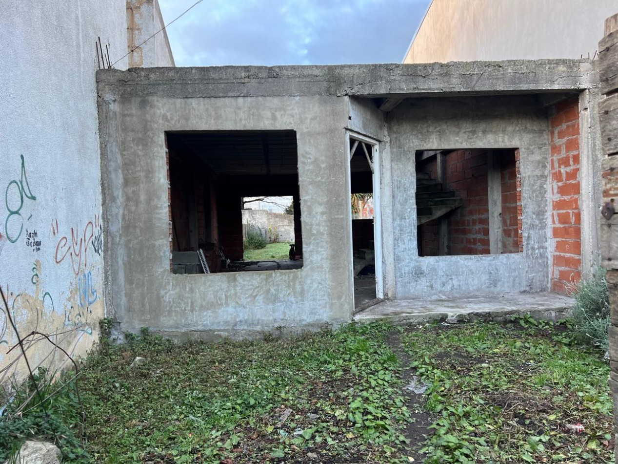 LOTE DE 246M2 CON LOZA Y PLANO APROBADO, A 20 CUADRAS DE PLAYA PUNTA MOGOTES, APTO CREDITO