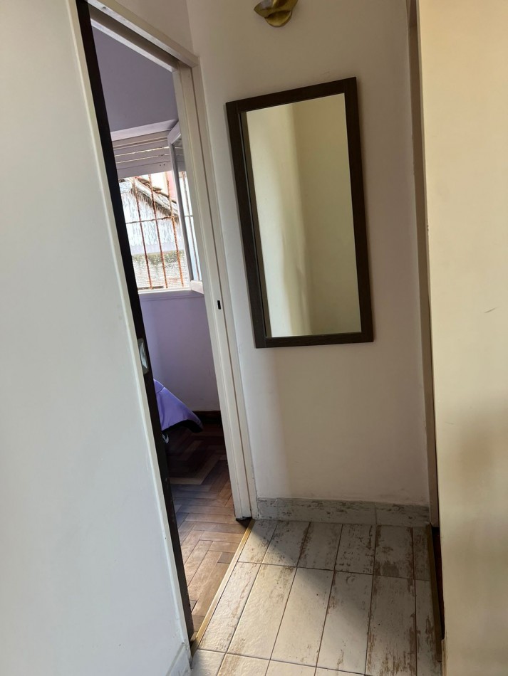 ALQUILER POR DIA 2 AMB AL CONTRAF. EN 1ER. PISO POR ESCALERA EN EDIFICIO FRENTE AL MAR EN PUNTA MOGOTES