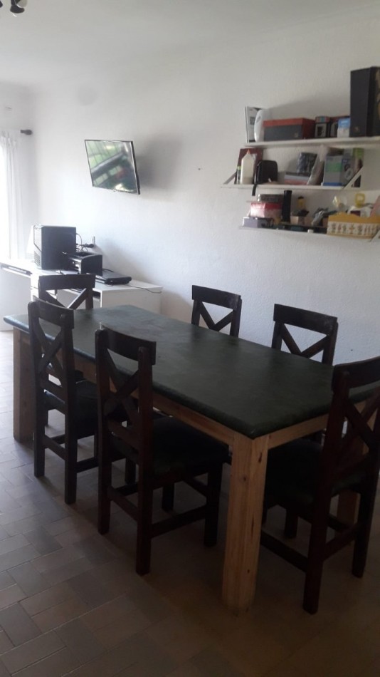 DEPARTAMENTO 3 AMBIENTES AL CONTRAFRENTE CON BALCON, EN 1ER. PISO POR ESCALERA