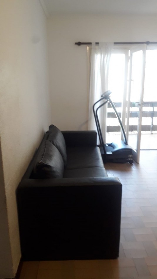DEPARTAMENTO 3 AMBIENTES AL CONTRAFRENTE CON BALCON, EN 1ER. PISO POR ESCALERA