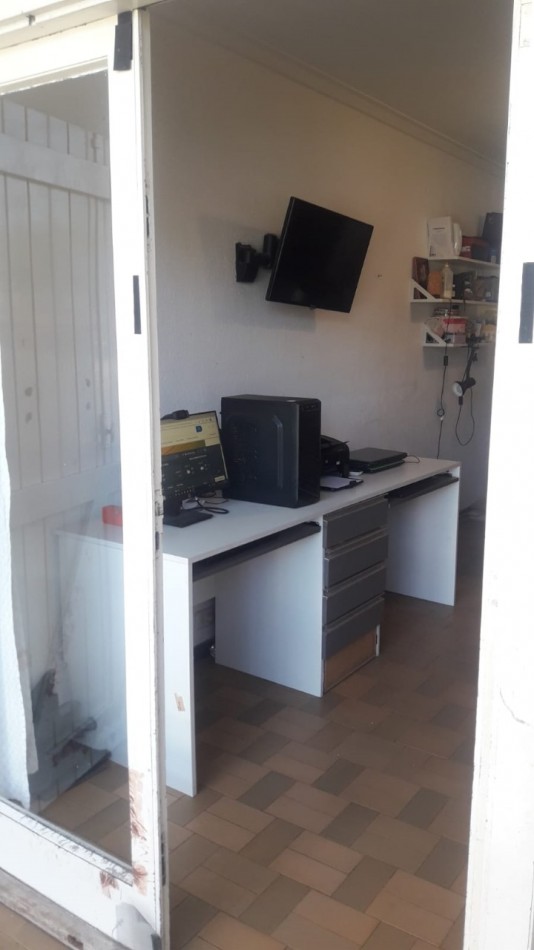 DEPARTAMENTO 3 AMBIENTES AL CONTRAFRENTE CON BALCON, EN 1ER. PISO POR ESCALERA