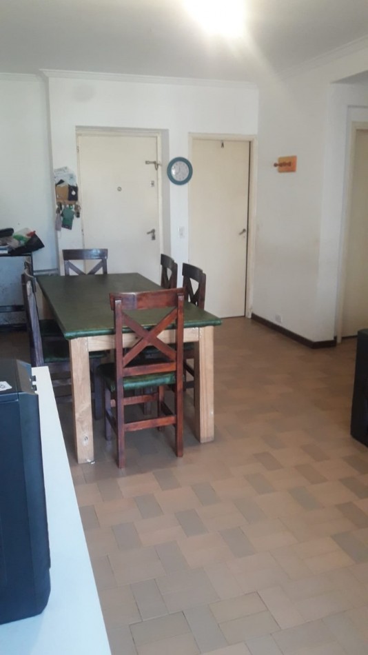 DEPARTAMENTO 3 AMBIENTES AL CONTRAFRENTE CON BALCON, EN 1ER. PISO POR ESCALERA