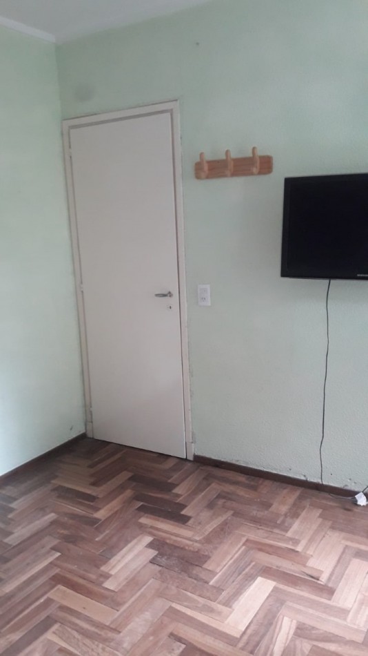 DEPARTAMENTO 3 AMBIENTES AL CONTRAFRENTE CON BALCON, EN 1ER. PISO POR ESCALERA