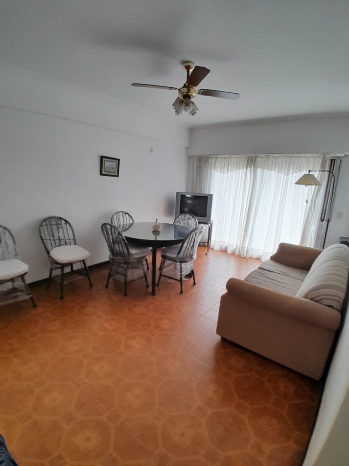 DEPARTAMENTO 3 AMBIENTES CON BALCON A LA CALLE Y VISTA LATERAL AL HOTEL PROVINCIAL