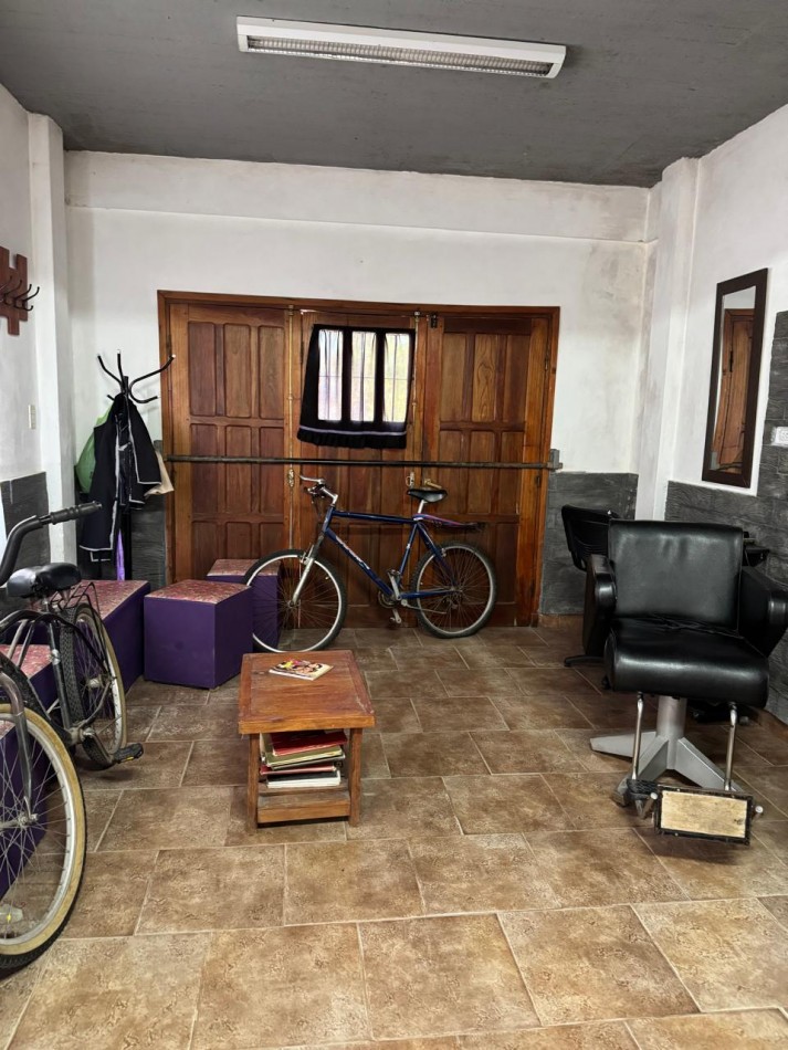CASA 4 AMBIENTES CON LOCAL SOBRE CALLE SANTA CECILIA Y PUAN