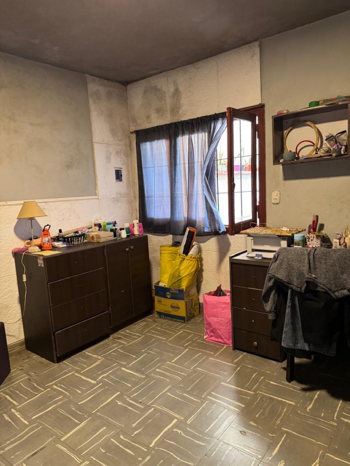 CASA 4 AMBIENTES CON LOCAL SOBRE CALLE SANTA CECILIA Y PUAN