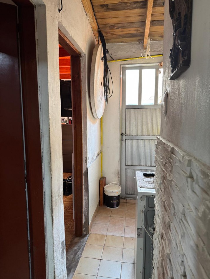 CASA 4 AMBIENTES CON LOCAL SOBRE CALLE SANTA CECILIA Y PUAN