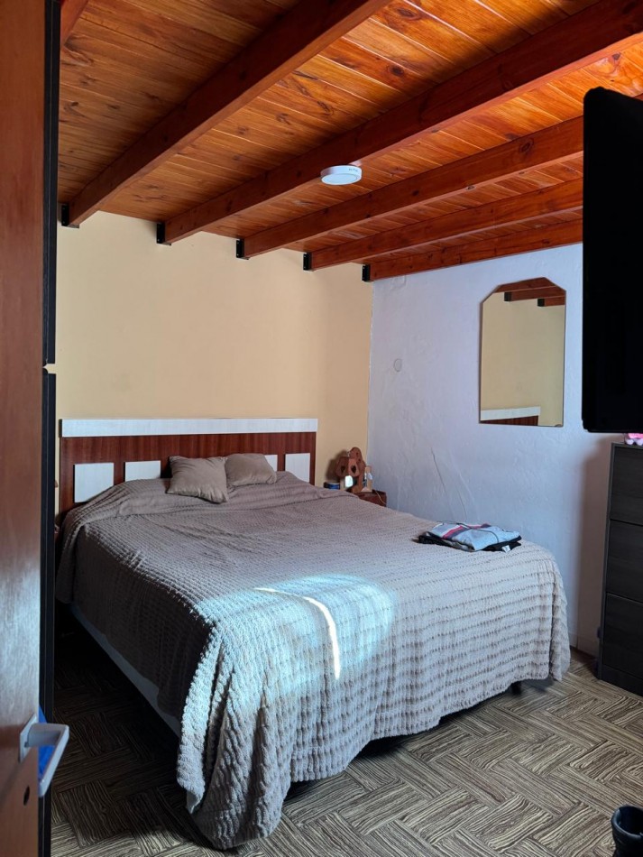 CASA 4 AMBIENTES CON LOCAL SOBRE CALLE SANTA CECILIA Y PUAN