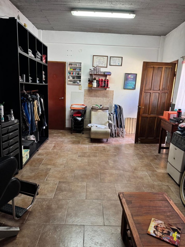 CASA 4 AMBIENTES CON LOCAL SOBRE CALLE SANTA CECILIA Y PUAN